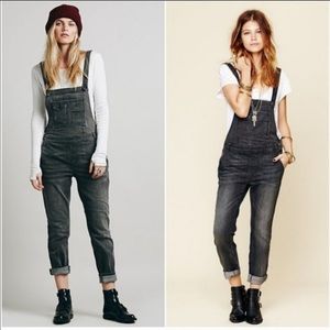 🌼 Free people distressed washed jean overalls